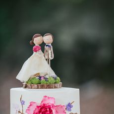 适合小型婚礼的别致单层蛋糕