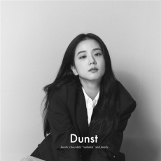 BLACKPINK成员金智秀出镜韩国设计师品牌Dunst广告大片，率性又有型！