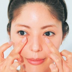 脸上经常出油脱妆怎么办？打造防汗防油的坚固妆容！