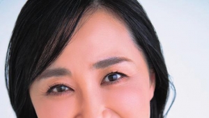 如何看起来更年轻？用化妆将烦恼的肌肤问题全部隐藏！妆容